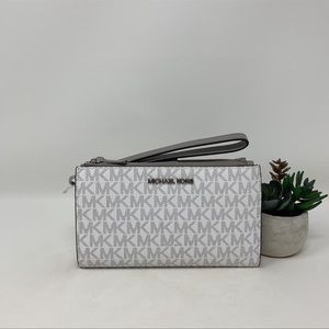 Michael Kors JST Large Zip Wristlet
